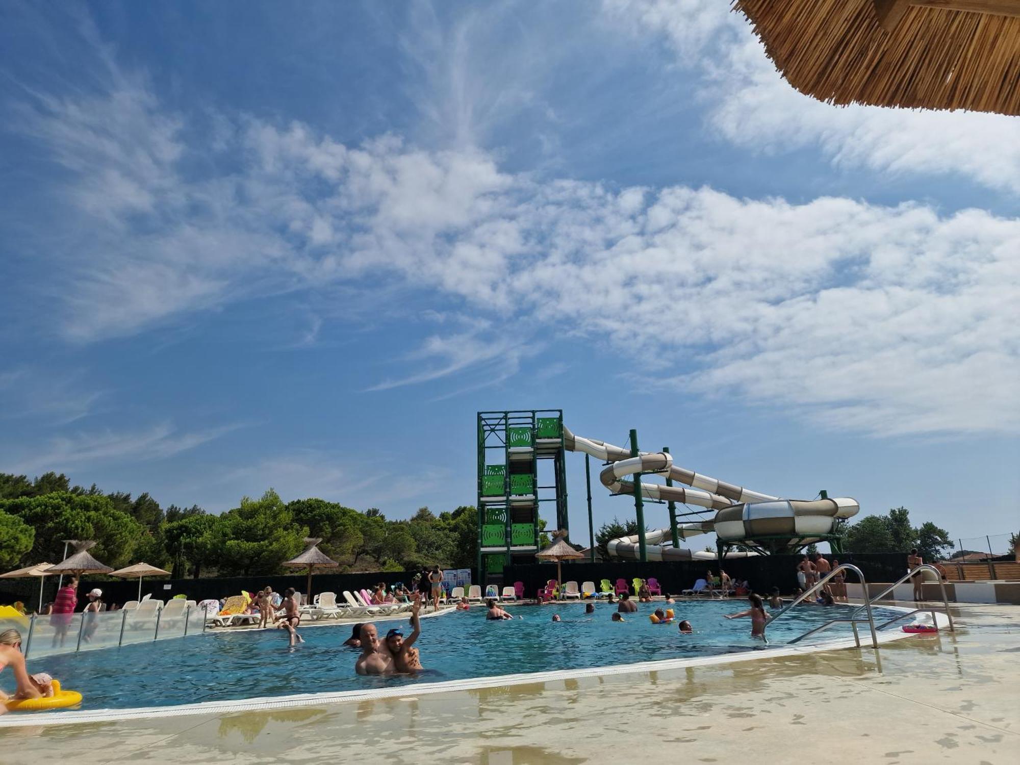 Campsite Mobilhome Clim Tele La Falaise 4 Etoiles
